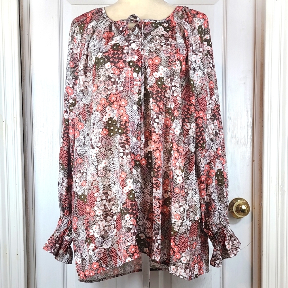 La Mode Button Down Blouse NWT